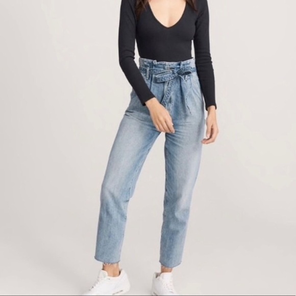Abercrombie & Fitch Denim - A&F Ultra High Rise Paper-bag Waist Mom Jean Women Size 29 (Short) 80s 90s Style